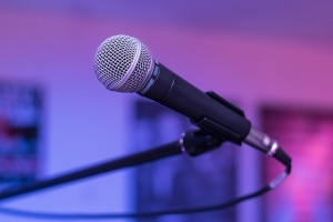 microphone-1159791_640